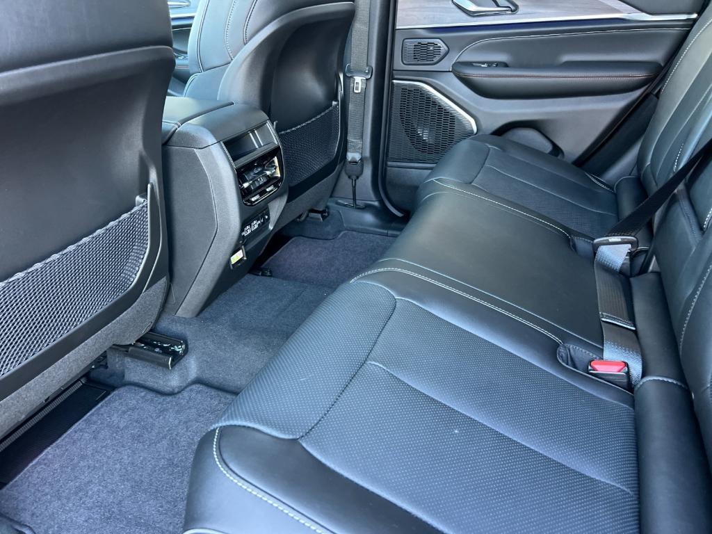 new 2025 Jeep Grand Cherokee car