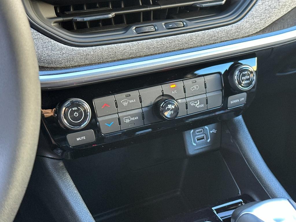 new 2025 Jeep Compass car, priced at $30,760