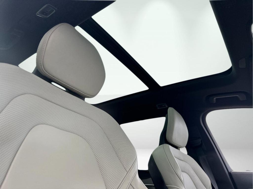 used 2022 Volvo XC90 Recharge Plug-In Hybrid car, priced at $44,990