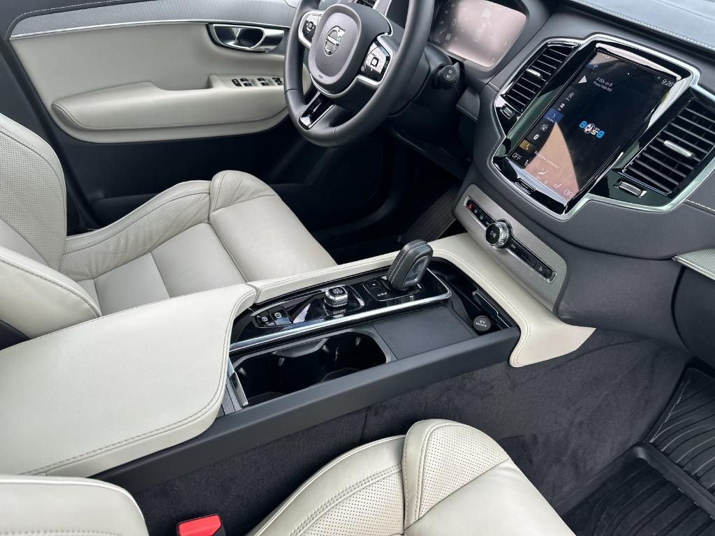 used 2022 Volvo XC90 Recharge Plug-In Hybrid car, priced at $44,990