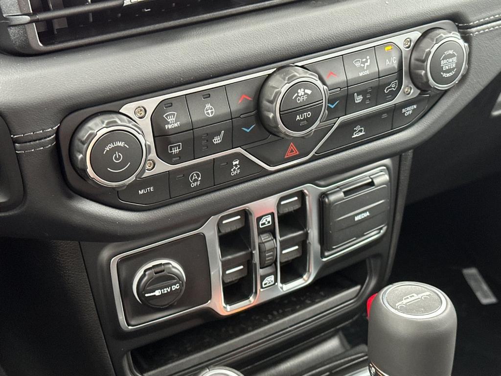 new 2025 Jeep Gladiator car, priced at $51,005