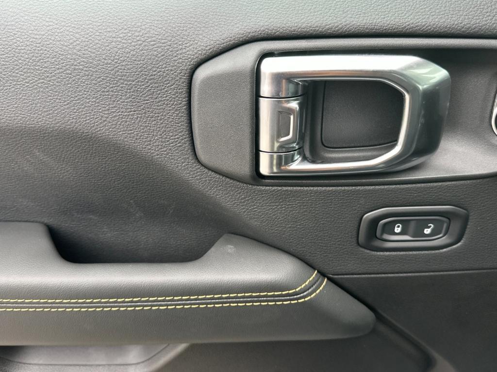 new 2025 Jeep Gladiator car, priced at $51,005