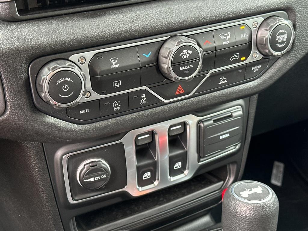 new 2025 Jeep Wrangler car, priced at $42,945