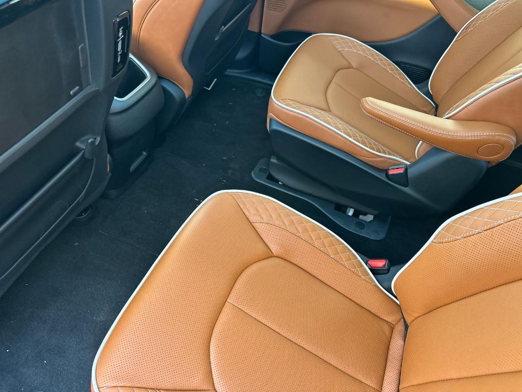 new 2025 Chrysler Pacifica Hybrid car, priced at $614,800