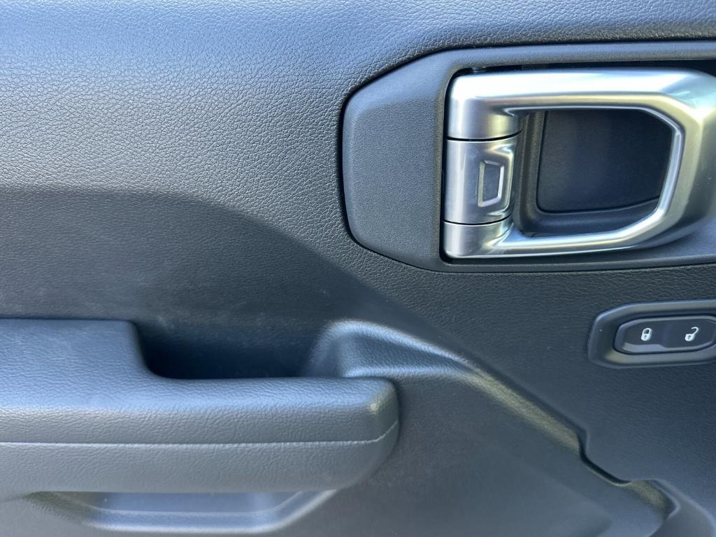new 2025 Jeep Wrangler car, priced at $62,510