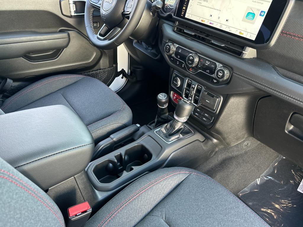new 2025 Jeep Wrangler car