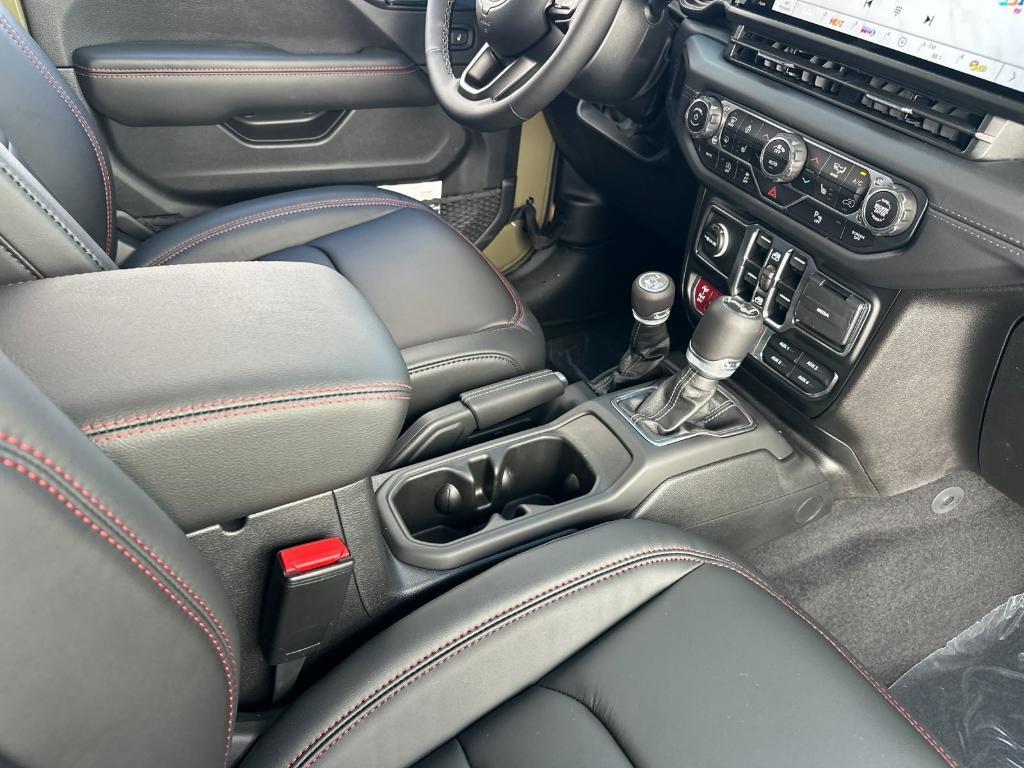 new 2025 Jeep Wrangler car, priced at $73,400