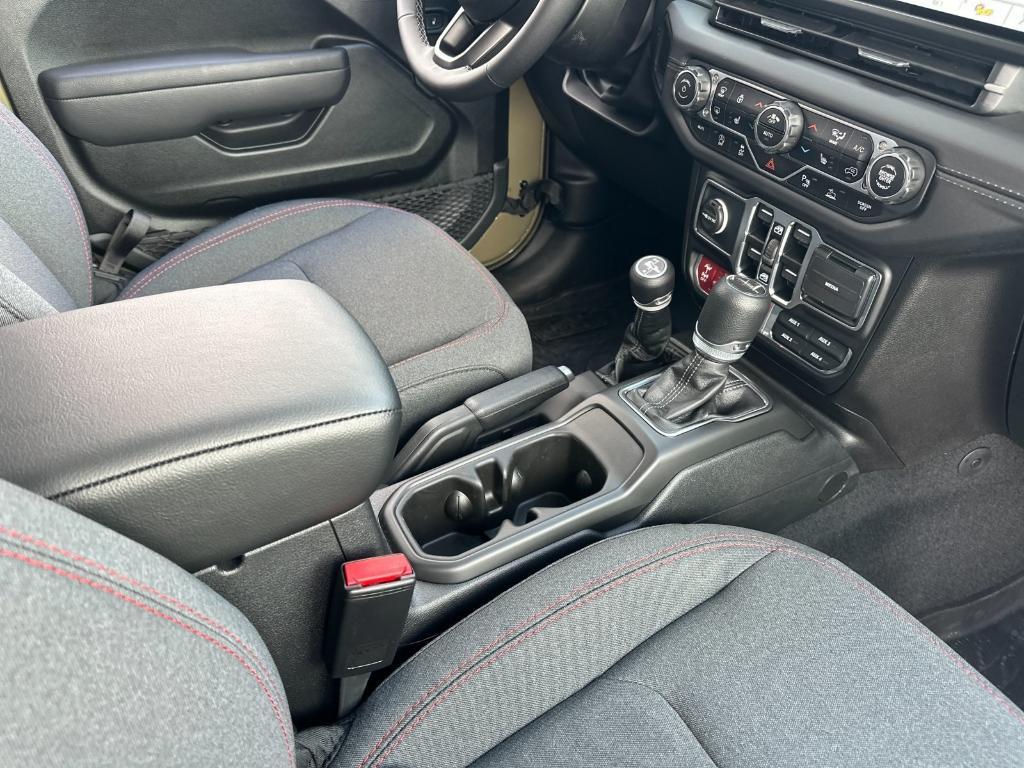 new 2025 Jeep Gladiator car, priced at $61,135