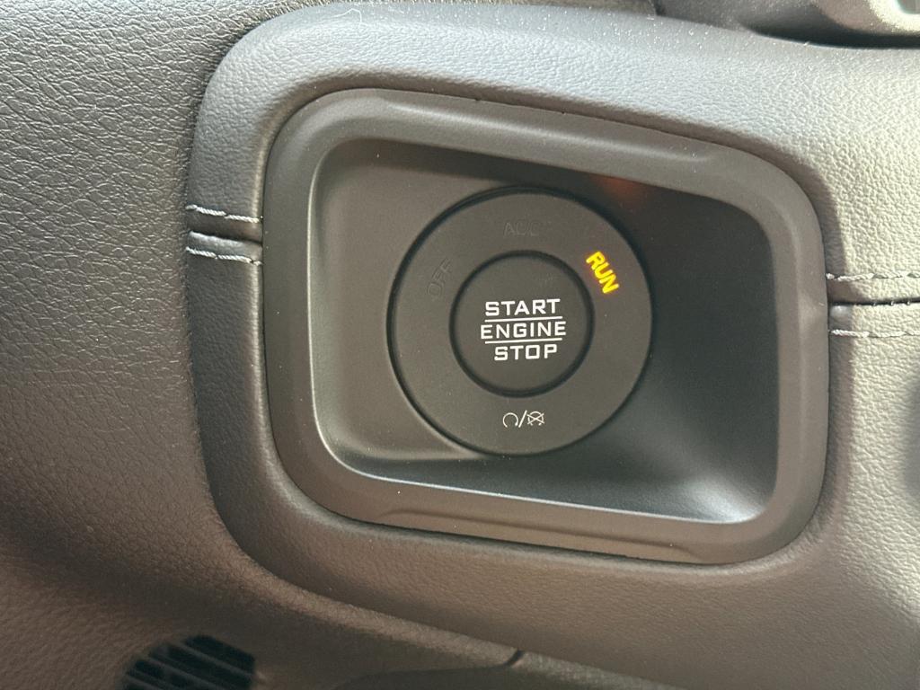new 2025 Jeep Gladiator car