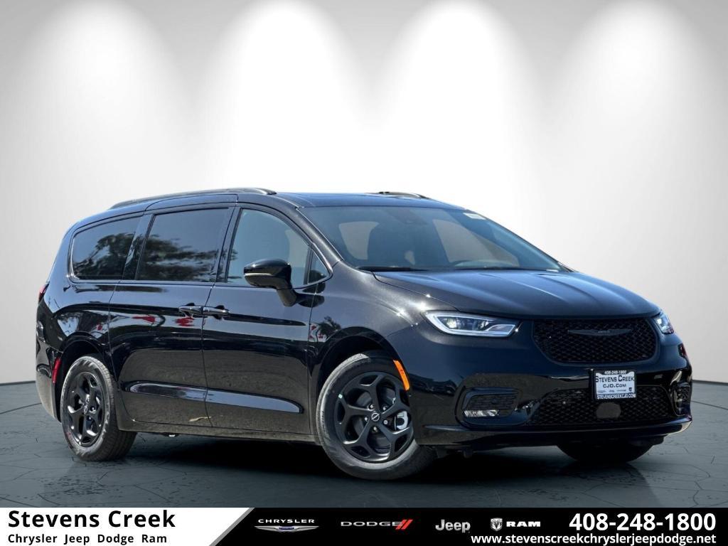 new 2025 Chrysler Pacifica Hybrid car, priced at $60,080