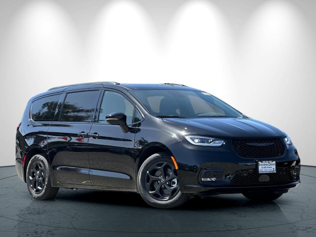 new 2025 Chrysler Pacifica Hybrid car, priced at $60,080
