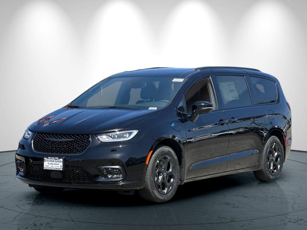 new 2025 Chrysler Pacifica Hybrid car, priced at $60,080