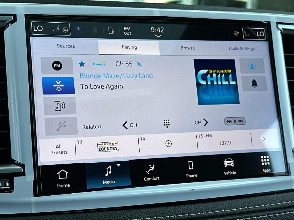new 2025 Chrysler Pacifica Hybrid car, priced at $60,080