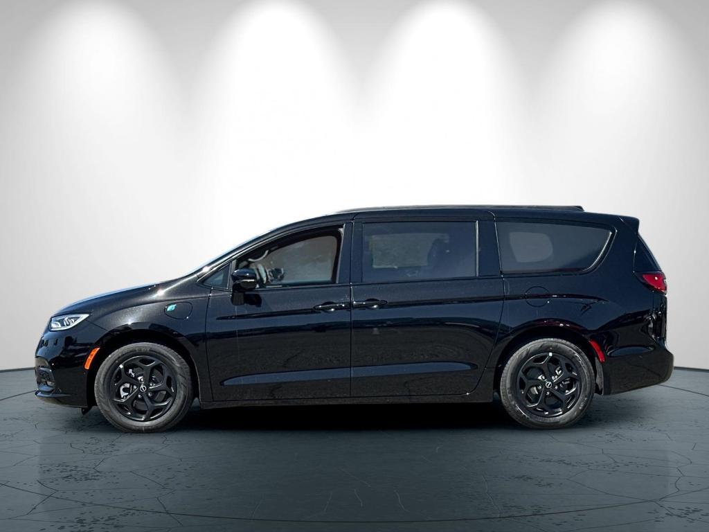 new 2025 Chrysler Pacifica Hybrid car, priced at $60,080