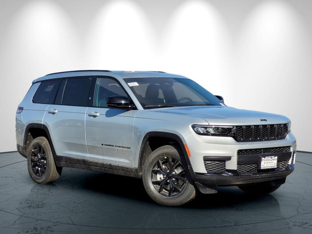 new 2025 Jeep Grand Cherokee L car