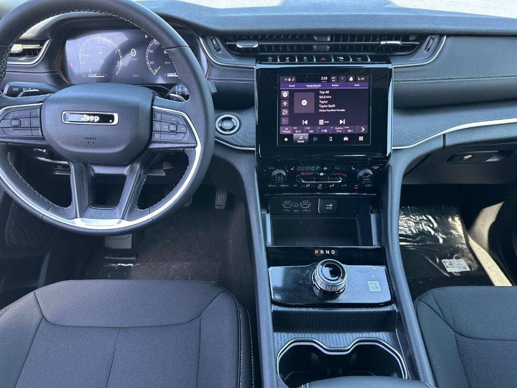new 2025 Jeep Grand Cherokee car, priced at $42,825