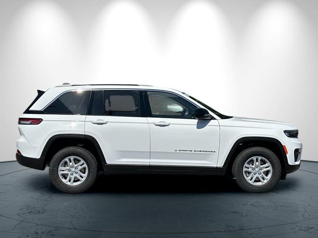 new 2025 Jeep Grand Cherokee car, priced at $42,825