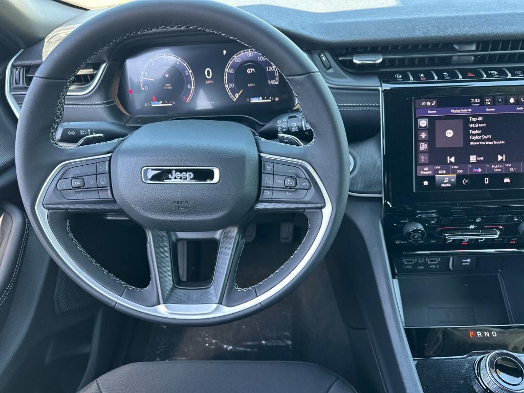 new 2025 Jeep Grand Cherokee car, priced at $42,825