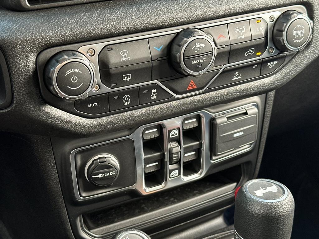 new 2025 Jeep Wrangler car, priced at $47,545