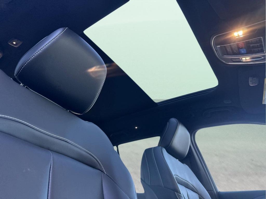 new 2025 Jeep Grand Cherokee car, priced at $50,010