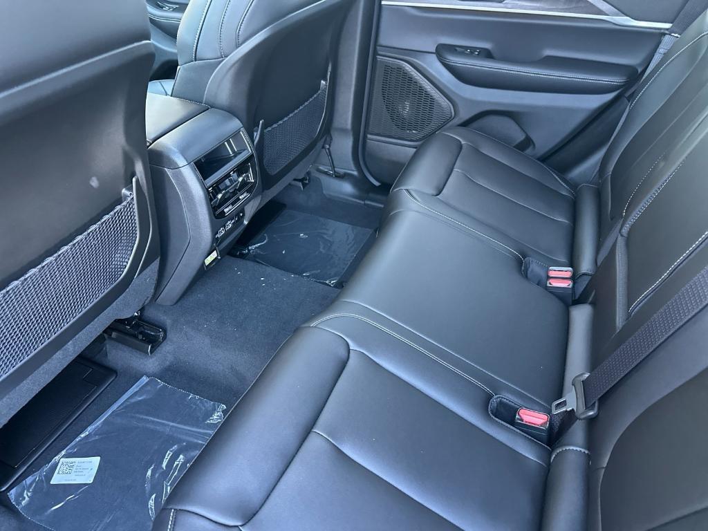 new 2025 Jeep Grand Cherokee car, priced at $50,010