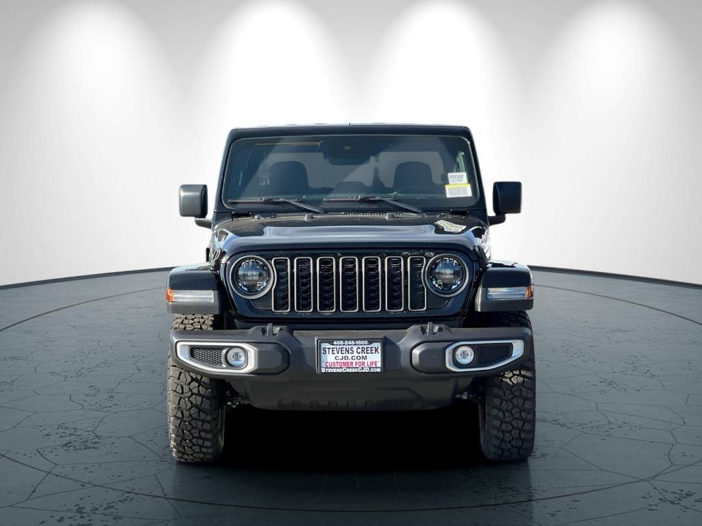new 2025 Jeep Gladiator car