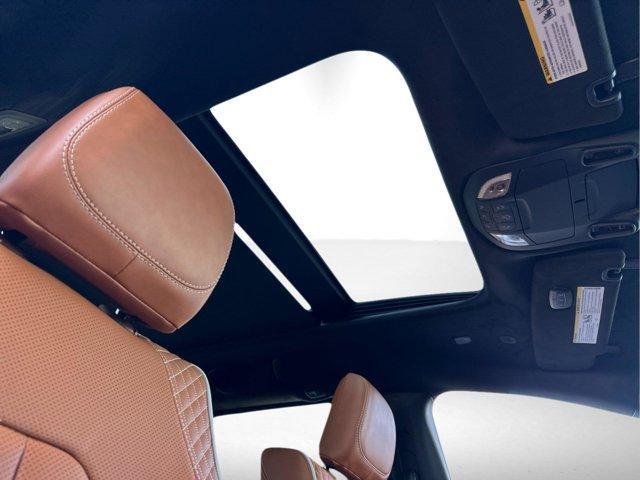 new 2025 Chrysler Pacifica Hybrid car