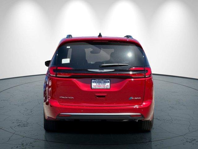 new 2025 Chrysler Pacifica Hybrid car