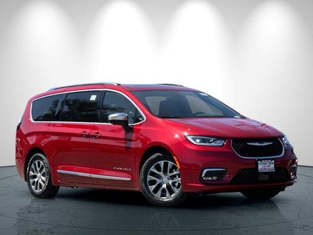 new 2025 Chrysler Pacifica Hybrid car, priced at $62,275