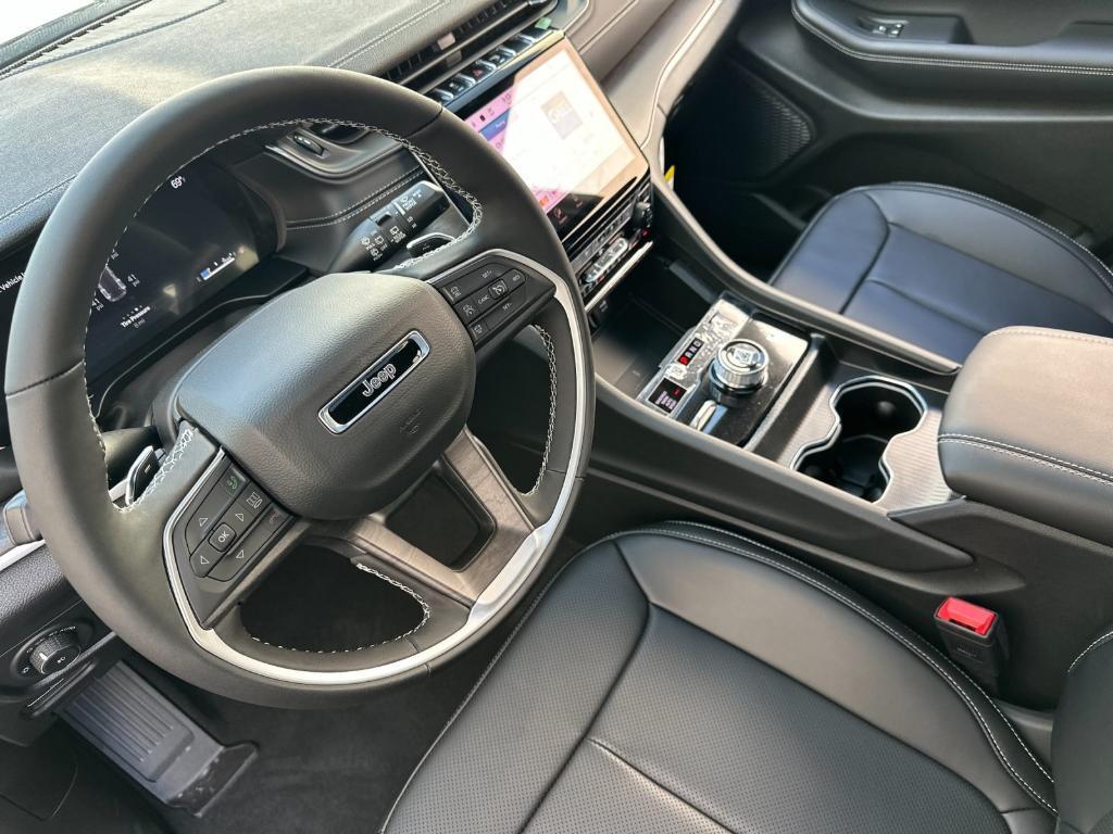 new 2025 Jeep Grand Cherokee car, priced at $52,935