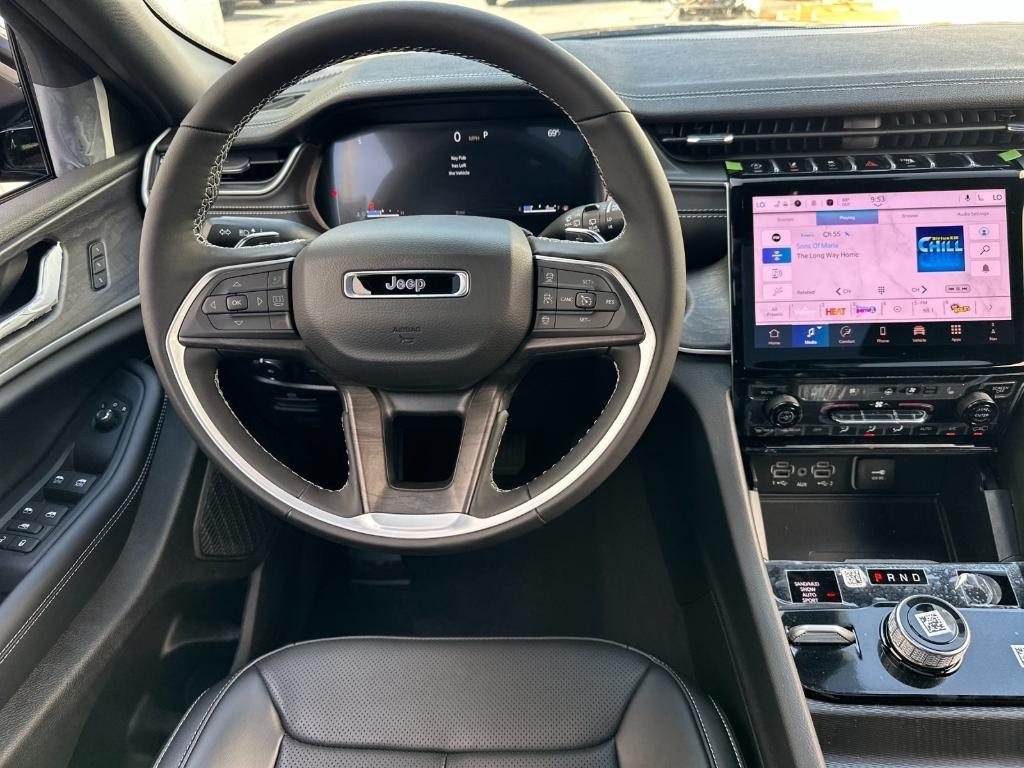new 2025 Jeep Grand Cherokee car, priced at $52,935
