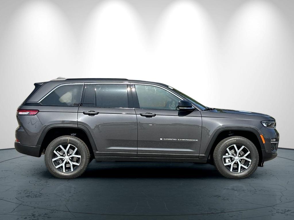 new 2025 Jeep Grand Cherokee car, priced at $52,935