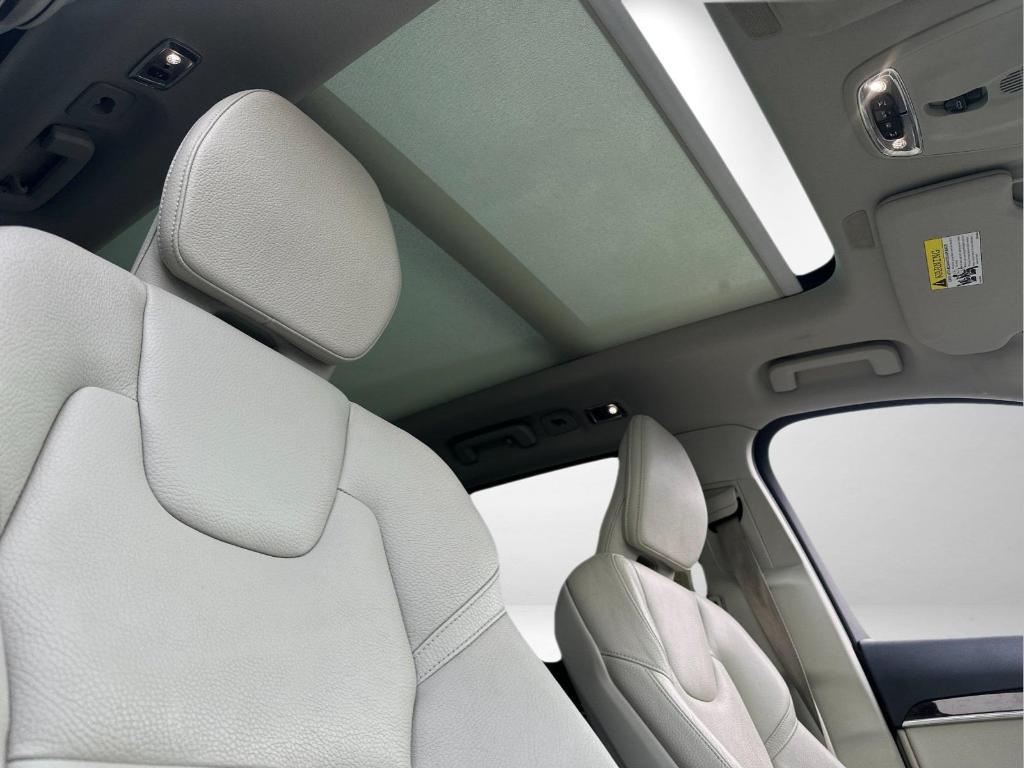 used 2019 Volvo XC90 car, priced at $25,262