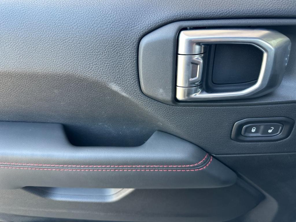 new 2025 Jeep Gladiator car, priced at $59,200