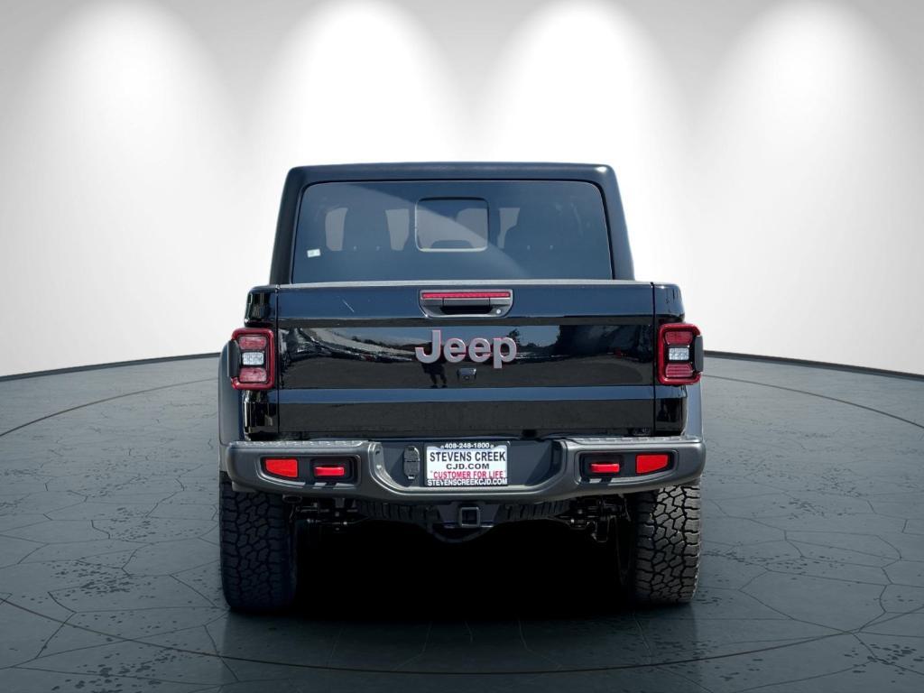 new 2025 Jeep Gladiator car