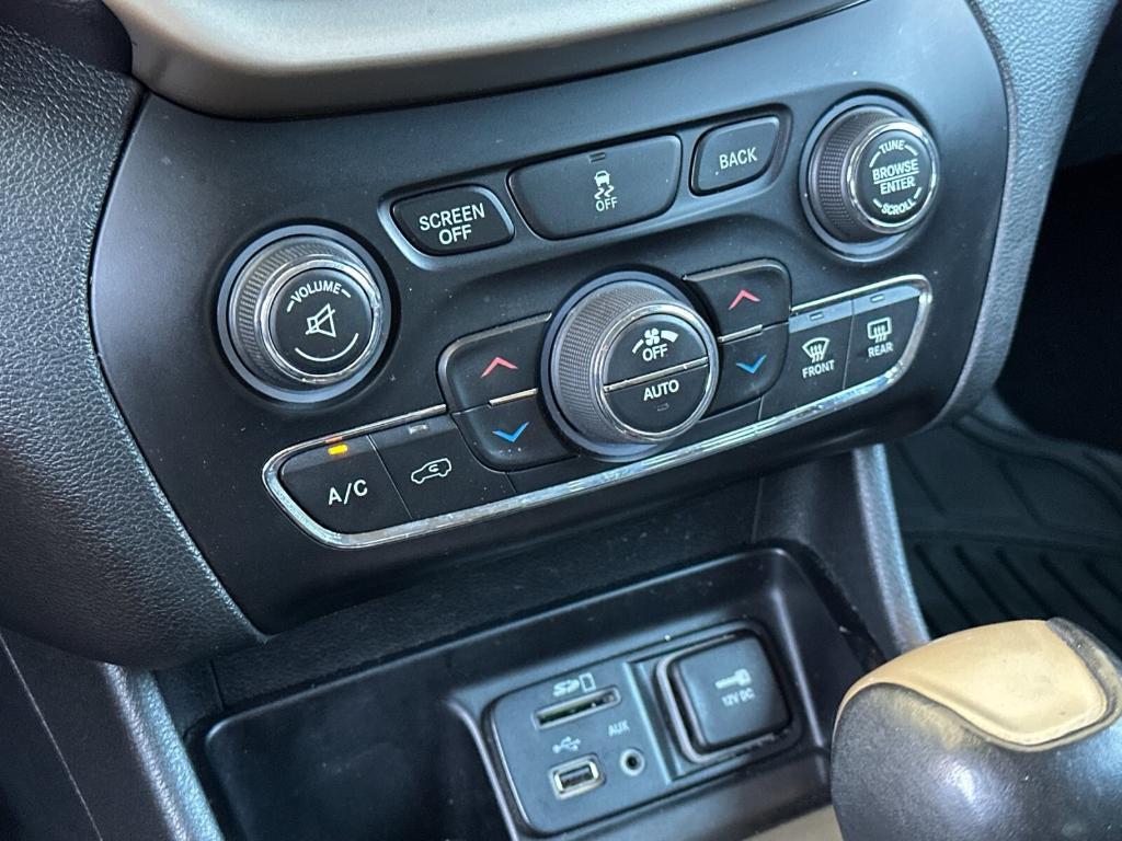 used 2015 Jeep Cherokee car, priced at $9,994