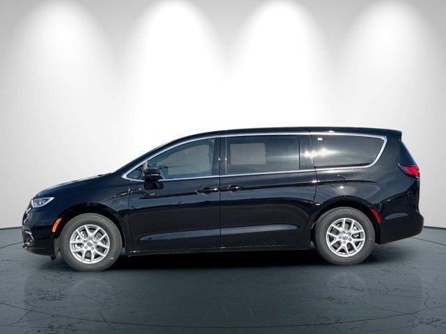 new 2025 Chrysler Pacifica car