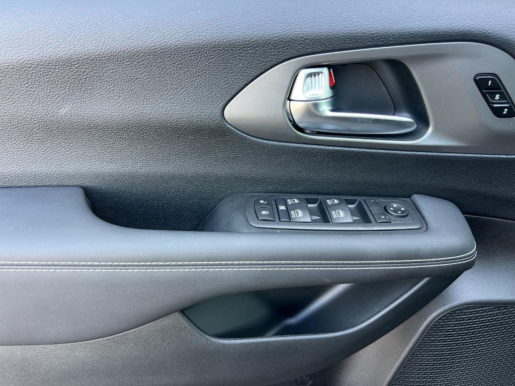 new 2025 Chrysler Pacifica car, priced at $44,145