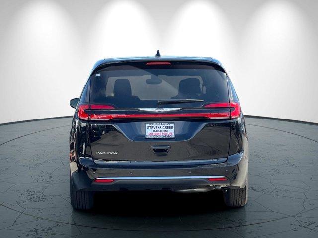 new 2025 Chrysler Pacifica car