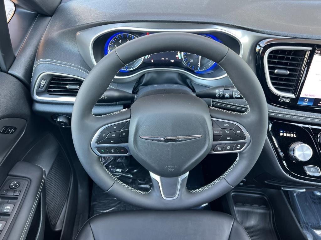 new 2025 Chrysler Pacifica car, priced at $44,145