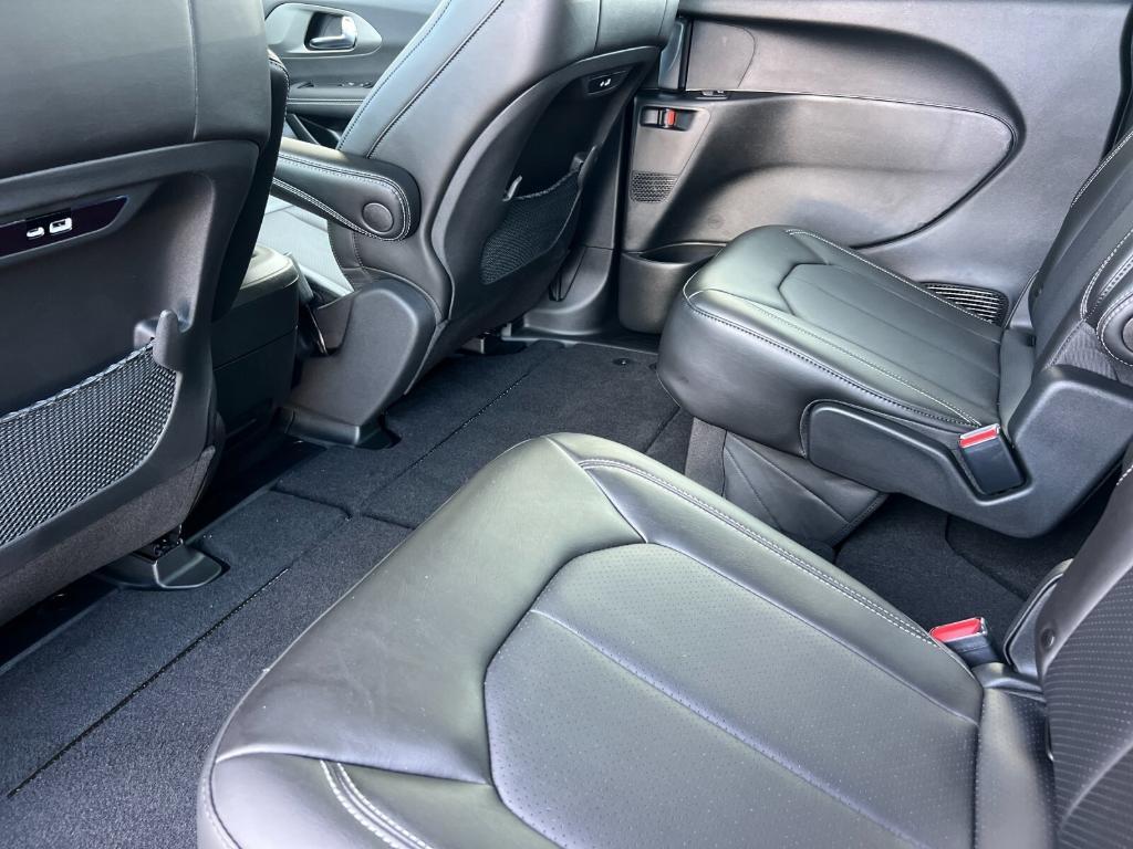new 2025 Chrysler Pacifica car, priced at $44,145