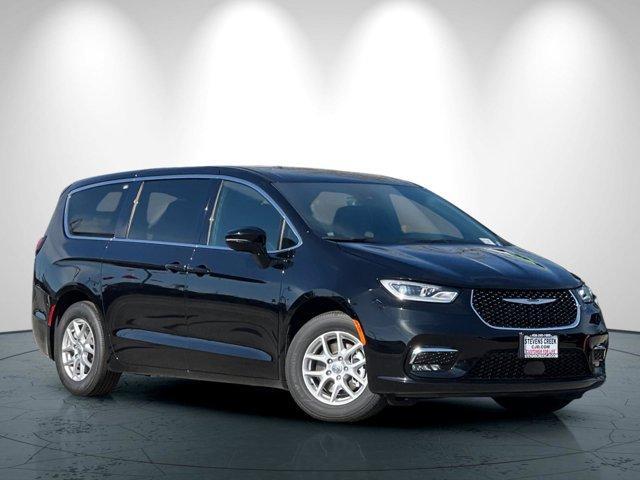new 2025 Chrysler Pacifica car
