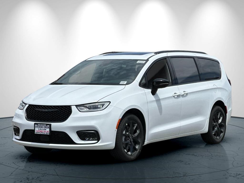 new 2025 Chrysler Pacifica car, priced at $55,840