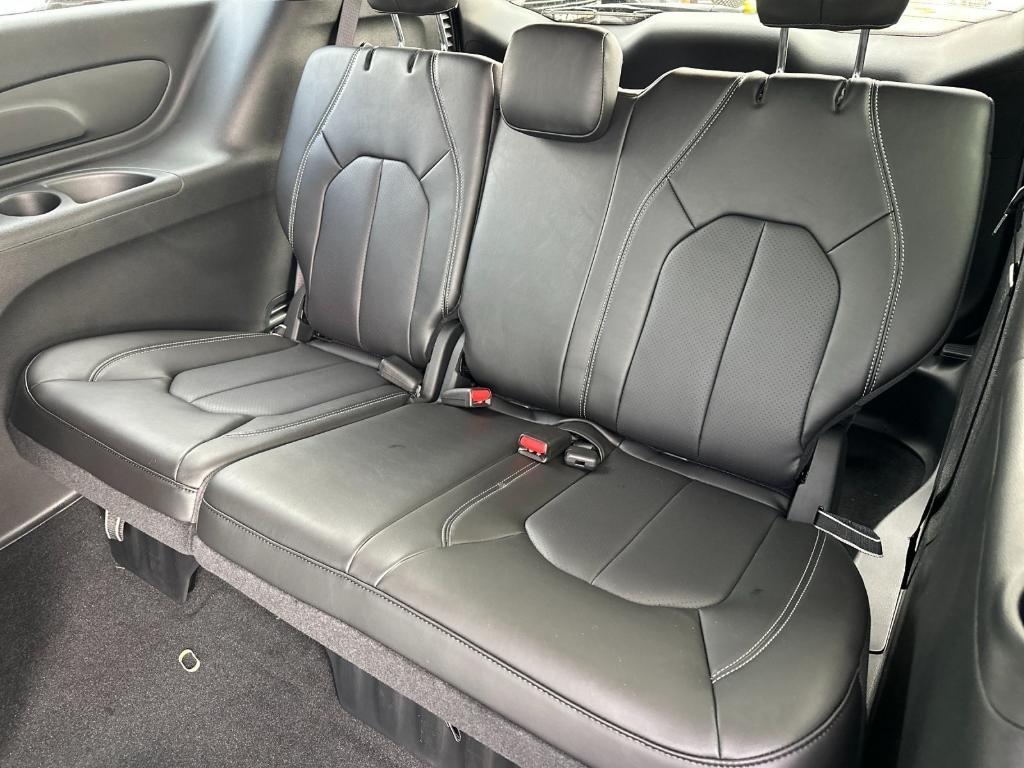 new 2025 Chrysler Pacifica car, priced at $44,445