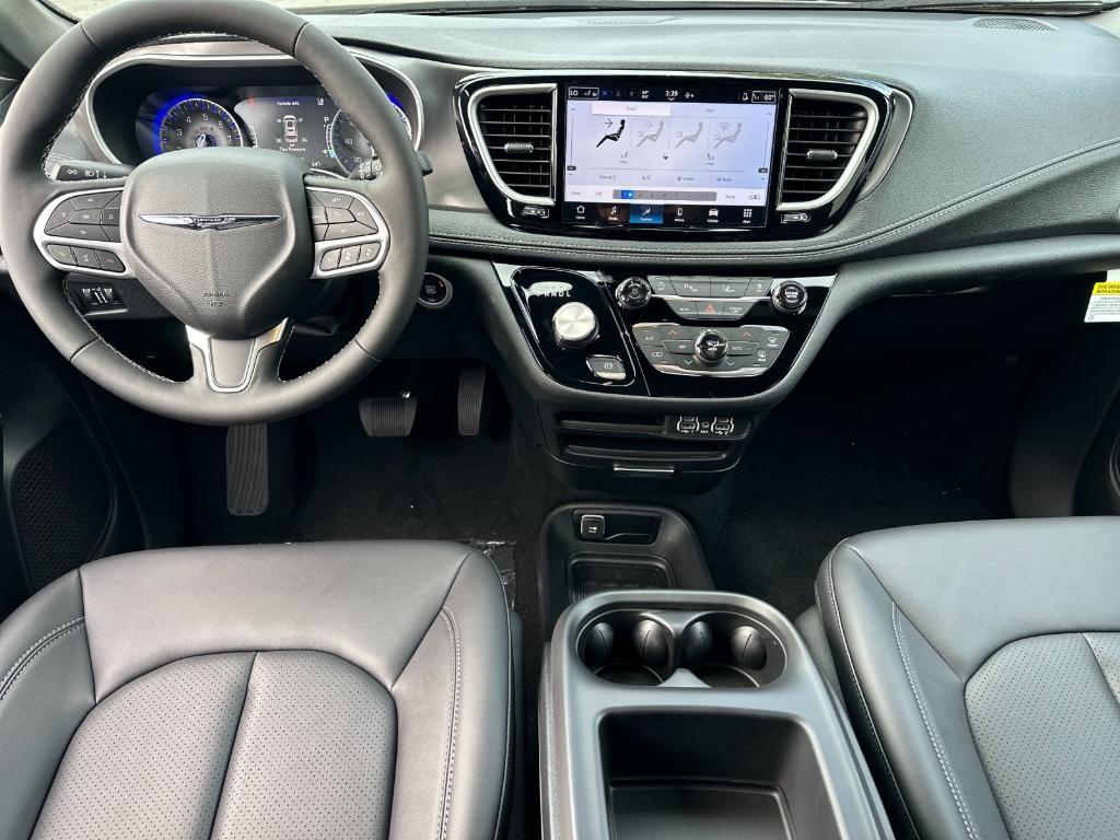 new 2025 Chrysler Pacifica car, priced at $44,445