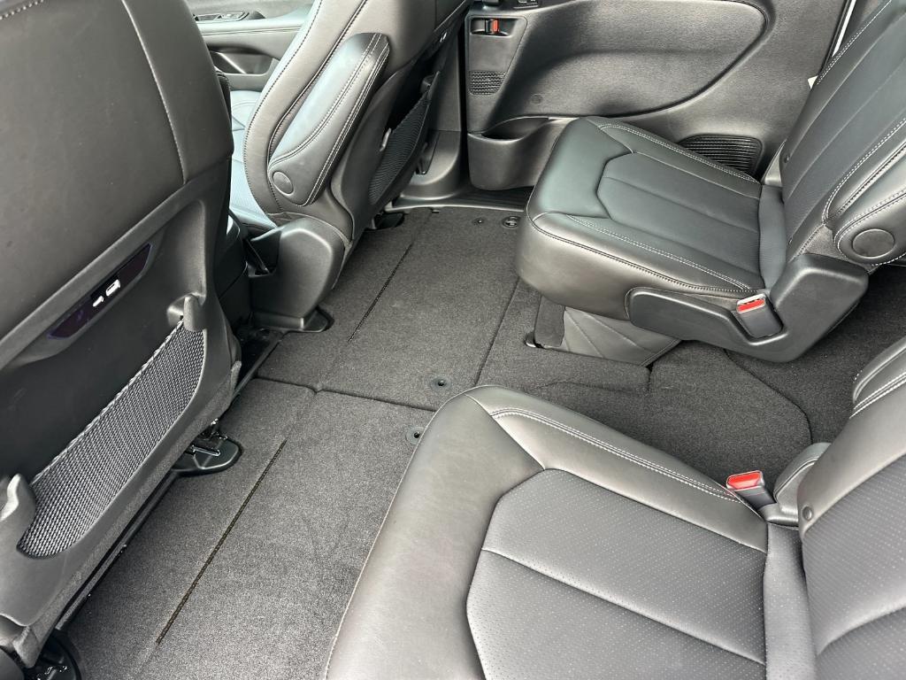 new 2025 Chrysler Pacifica car, priced at $44,445
