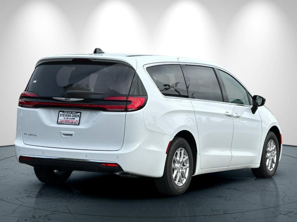 new 2025 Chrysler Pacifica car, priced at $44,445
