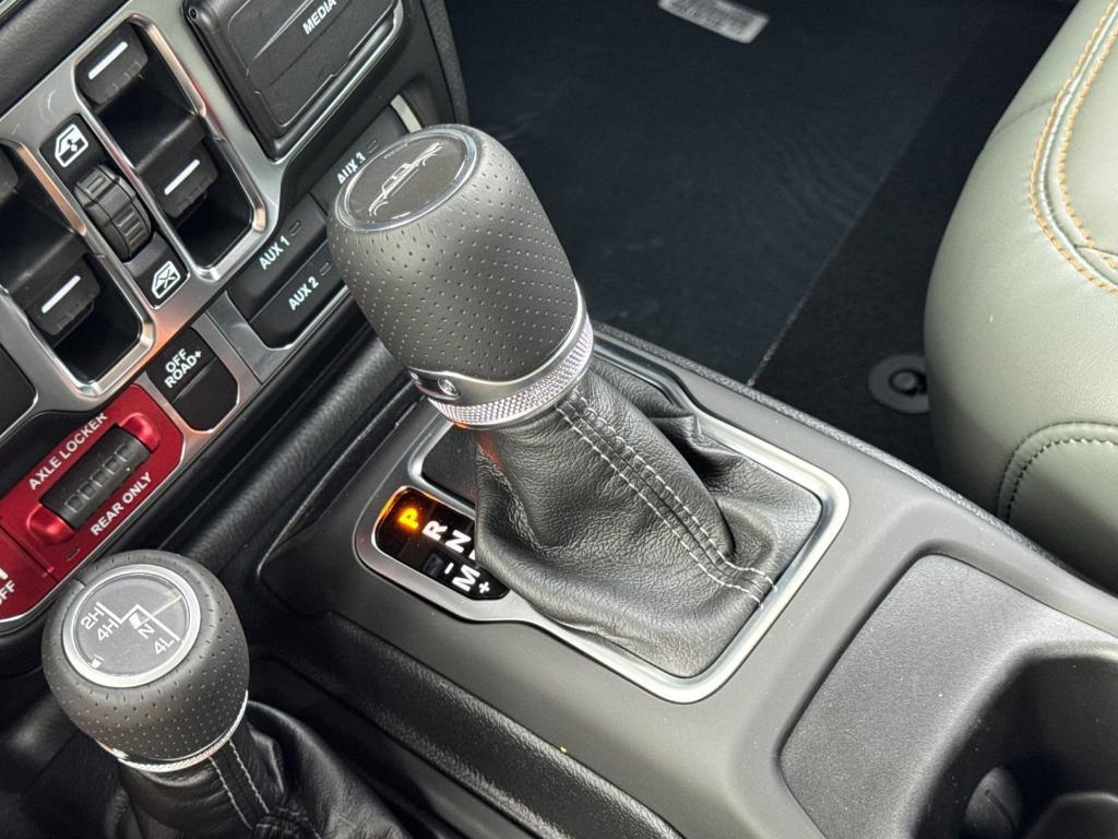 new 2025 Jeep Gladiator car, priced at $60,095