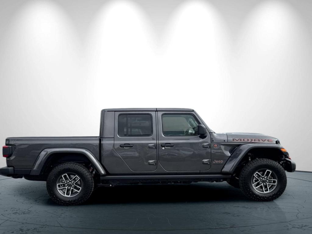 new 2025 Jeep Gladiator car, priced at $60,095