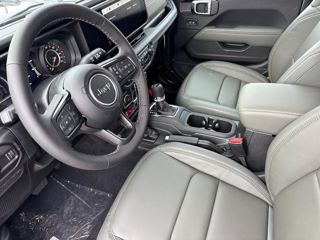 new 2025 Jeep Gladiator car, priced at $60,095